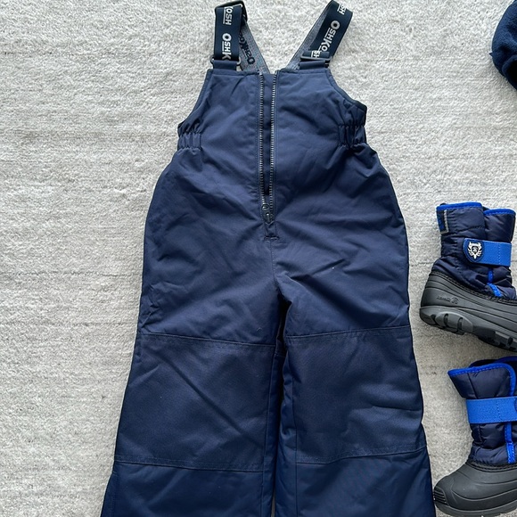 Oshkosh winter suit 2T and Kamik boots (size 8) bundle - Picture 2 of 8